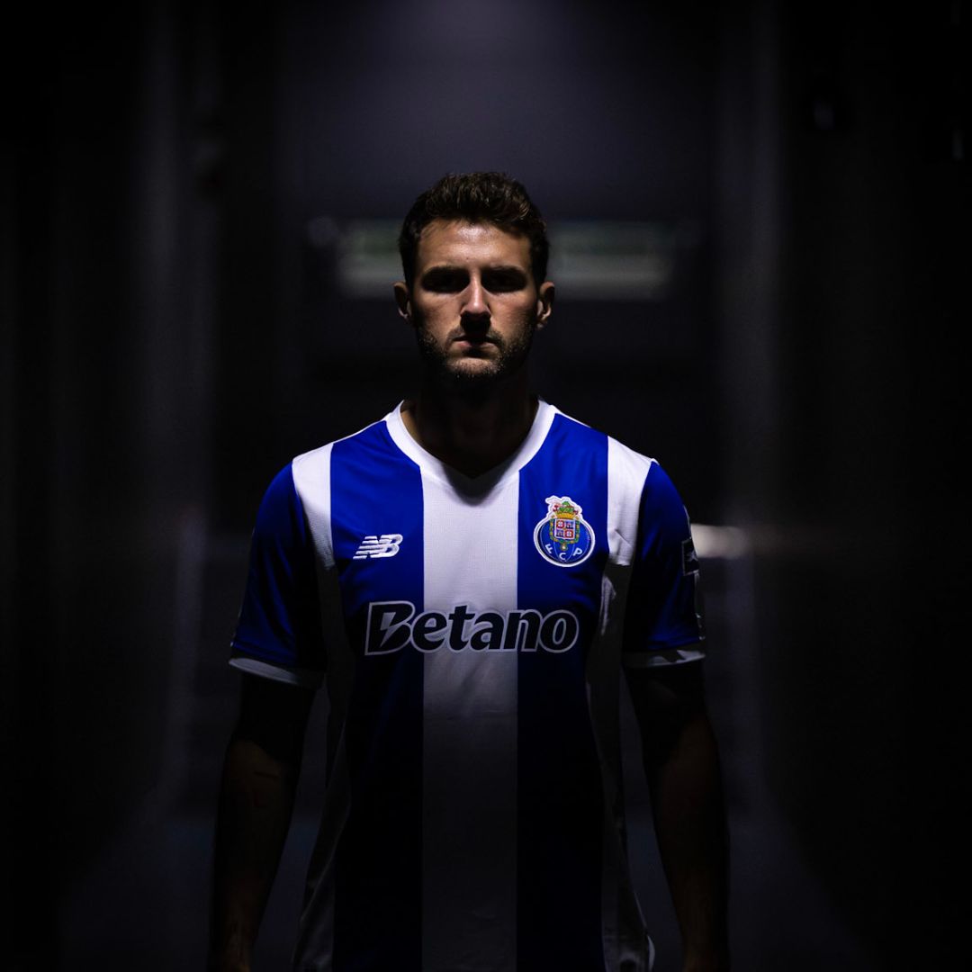 Santiago Gimenez con la camiseta del FC Porto